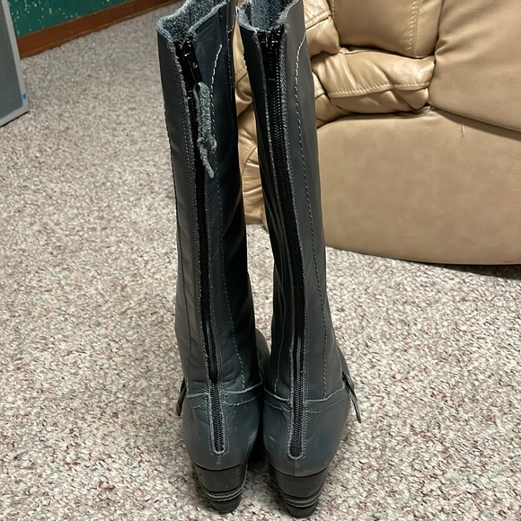 Fly london high zip back leather wedge heel boots in grey - Picture 5 of 12